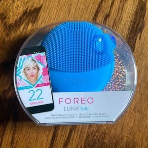 Foreign Luna fofo facial brush NWT